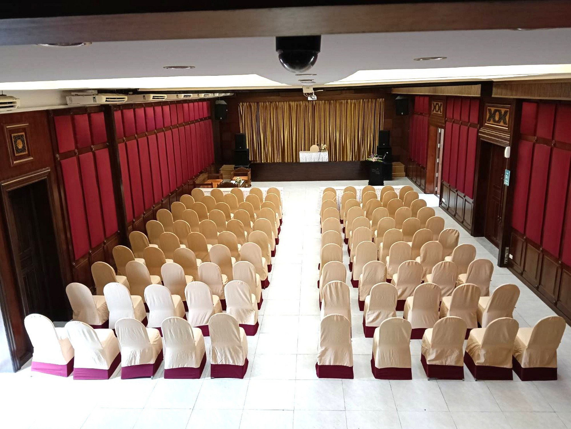 Siri Meeting Room