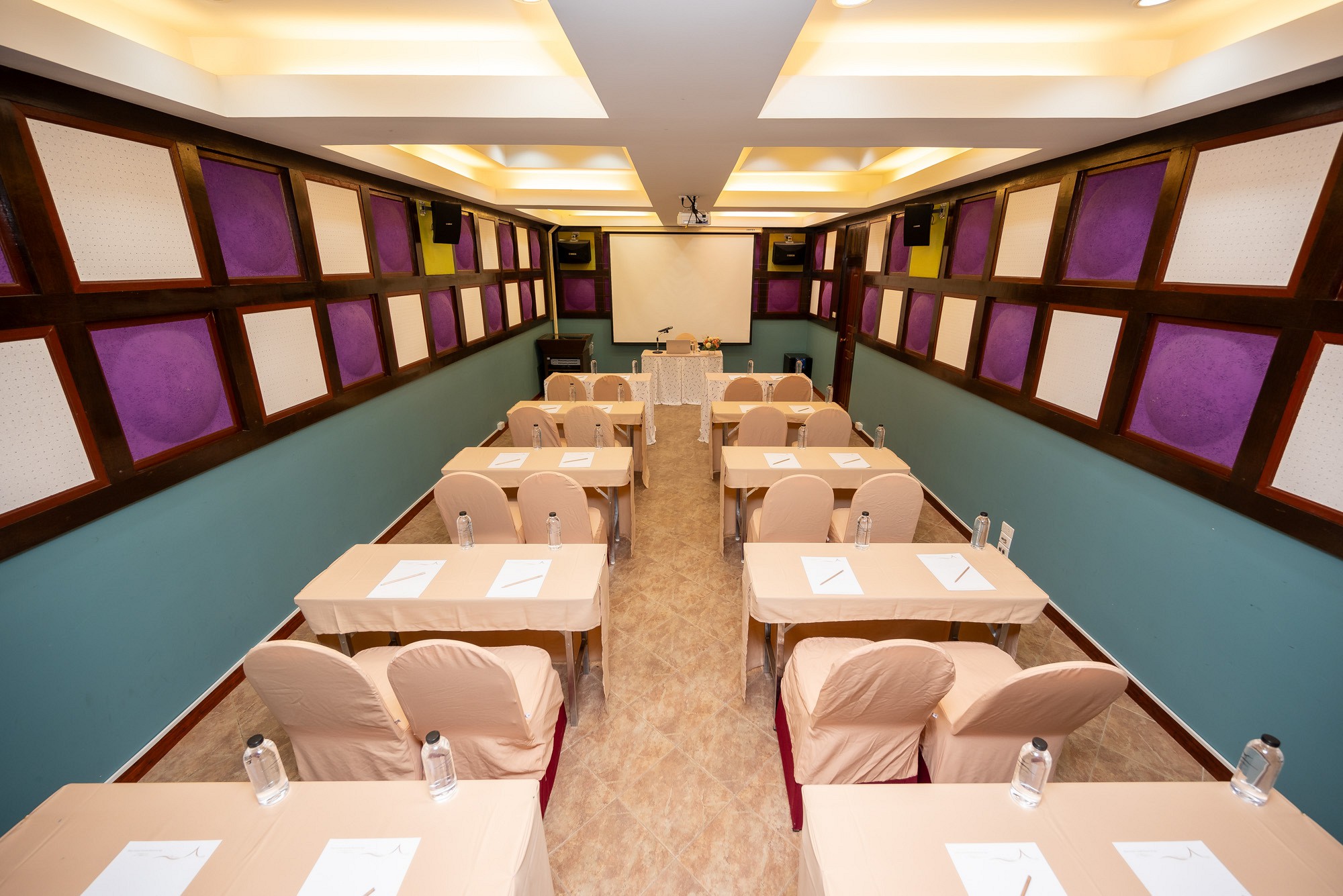 Arcadia Meeting room