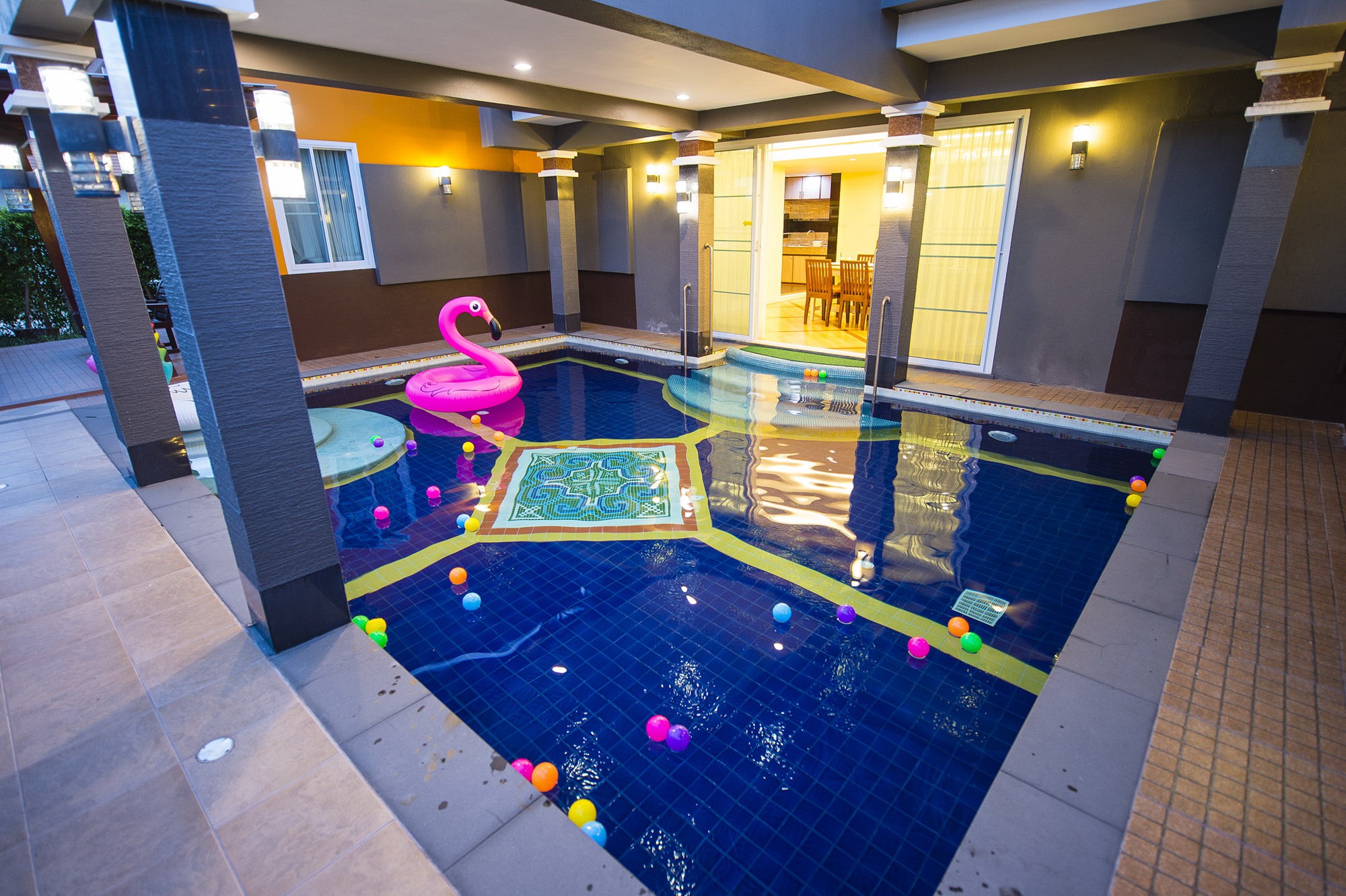 Family Pool Villa